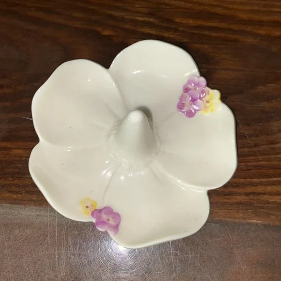 Flower ring holder - Picture 2 of 3